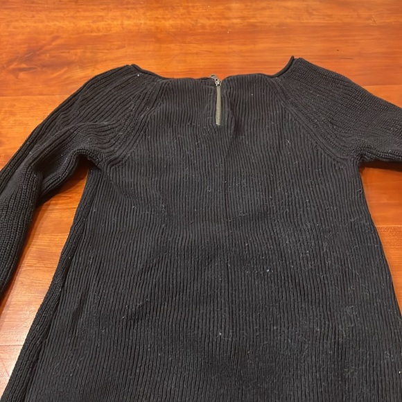 Calvin Klein Sweater - Picture 3 of 3